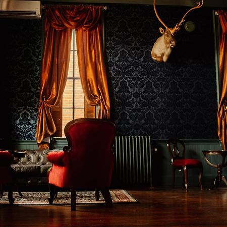 White House Hotel Херман Екстериор снимка